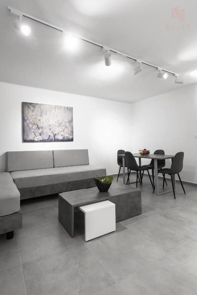 Consul Apartment Nilie Hospitality MGMT