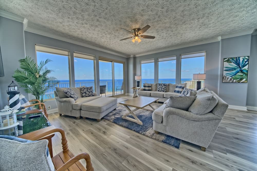 Spacious Tropical Condominium at 17th Floor with Beach and Pool Access - Unit 1707 by RedAwning
