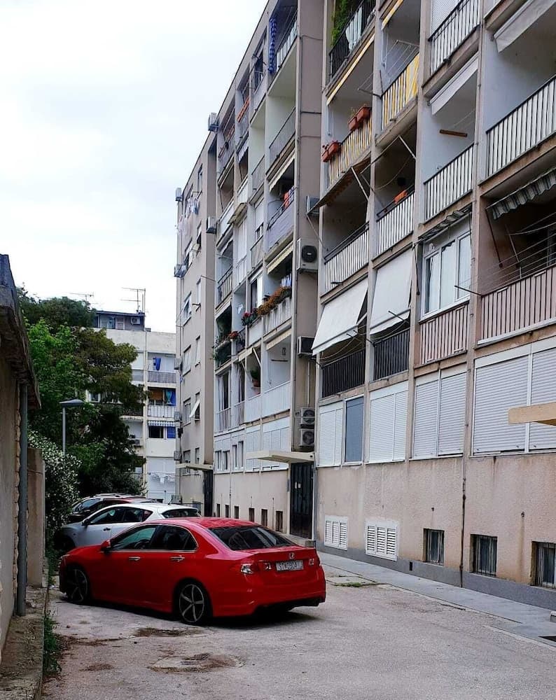 Konaklama yerinin ön cephesi