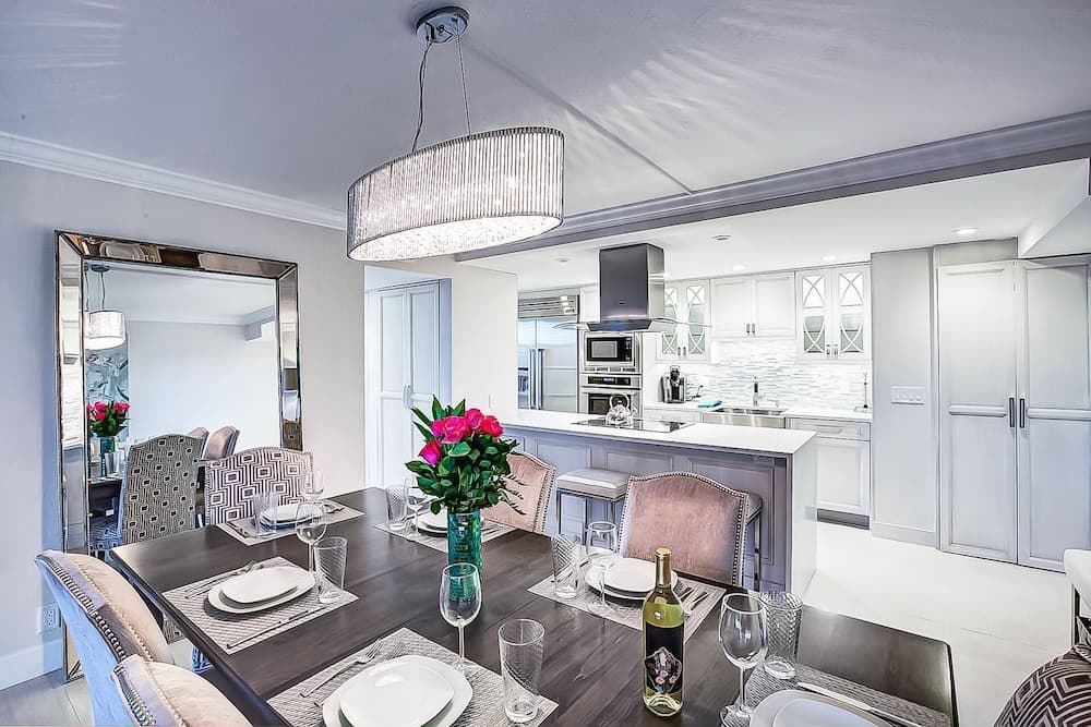 Harbor Towers 4th Fl Modern 3BR With Den