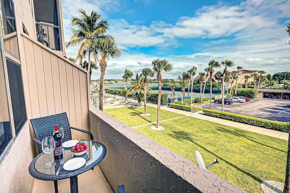 Harbor Towers 2nd Fl 2 Bedroom Pool View