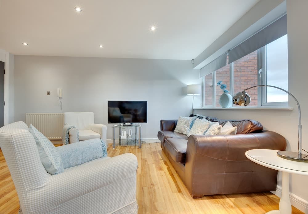 Swan Apartments - By Week2Week