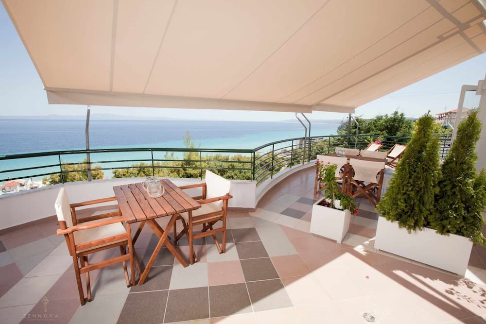 Zennova 34 Kallithea Blue Paradise