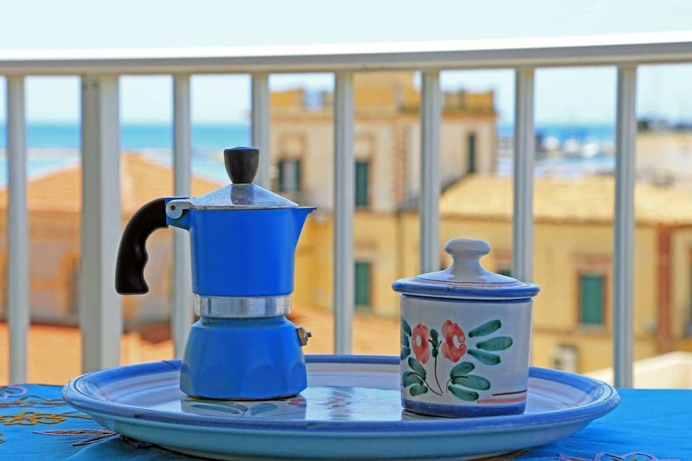 Kahve ve/veya kahve makinesi