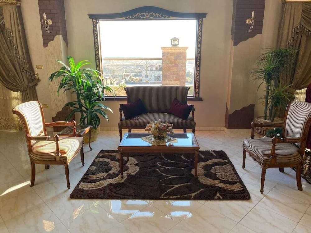 Penthouse Apartment  Pyramids view