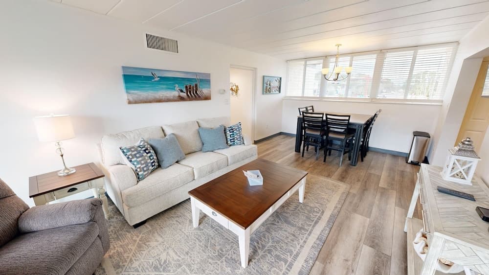 Sea Palm 1D is a 2 BR 1 Bath that is pet friendly and sleeps 6 by RedAwning