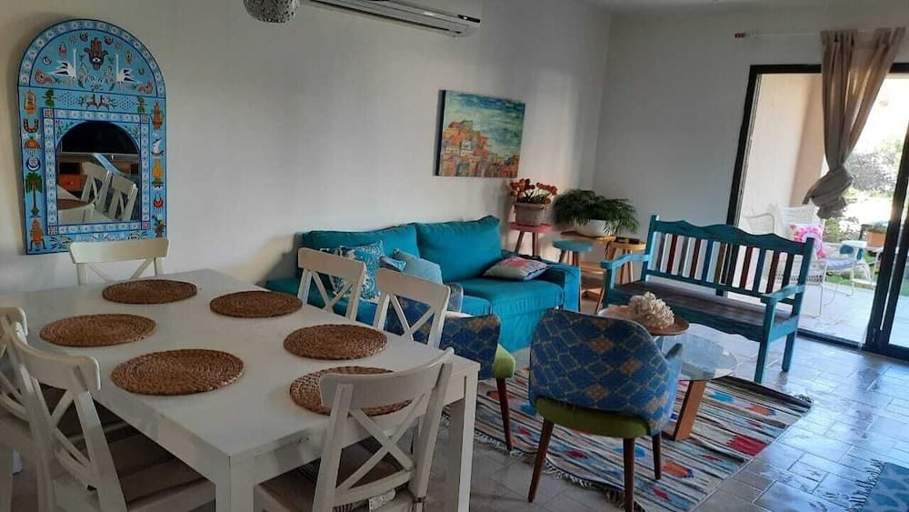 Odada yemek servisi