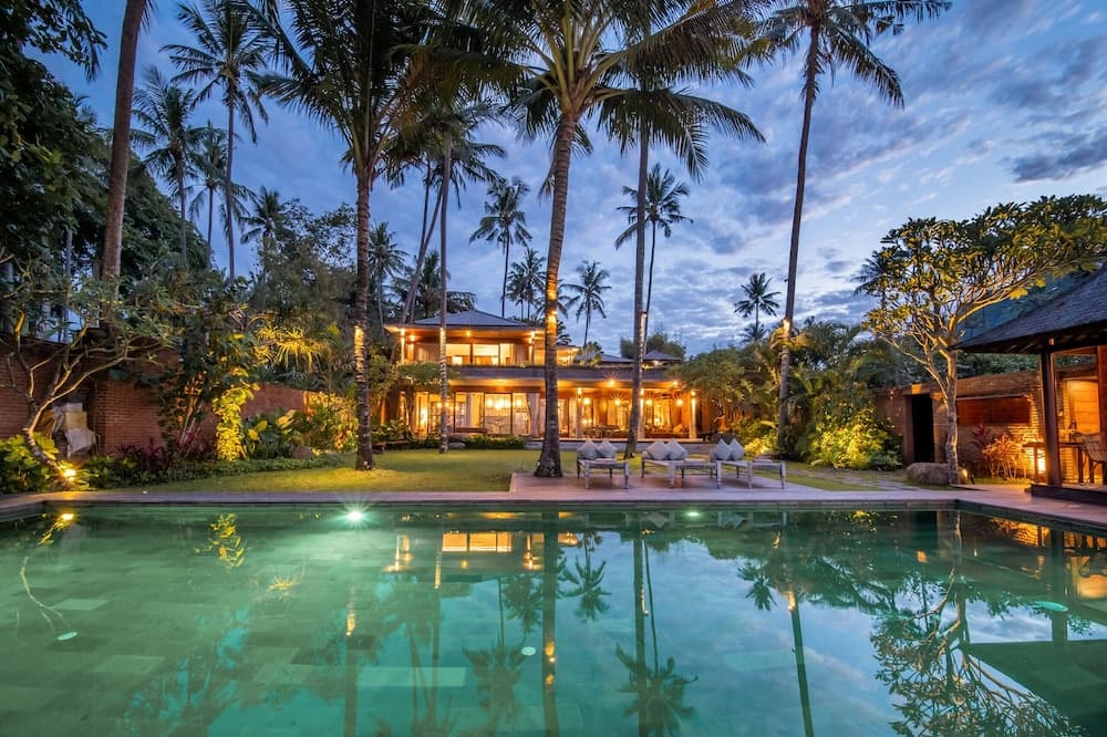 Secluded Beachfront Villa Manis, 5br, Candidasa