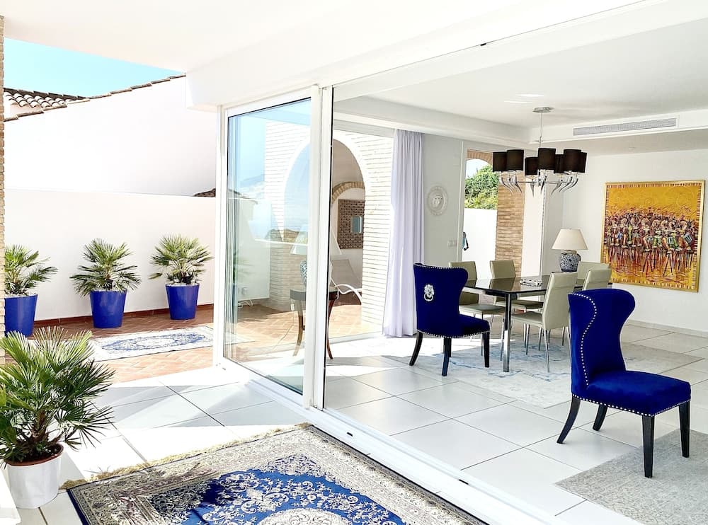 MONDRIAN Luxury Suites & Villas