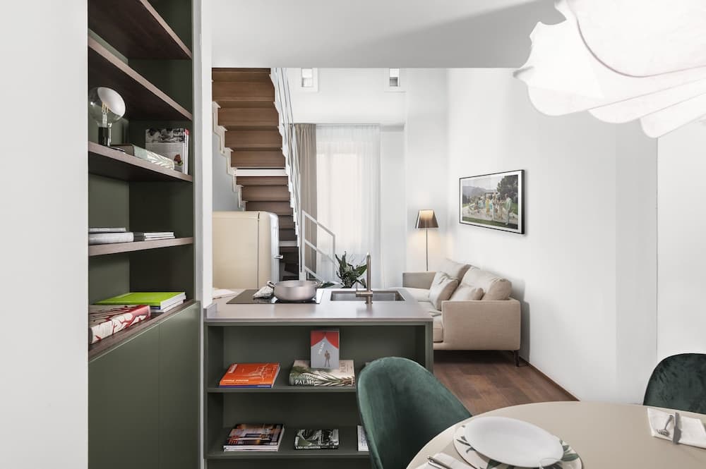 Cavour Deluxe by Mmega