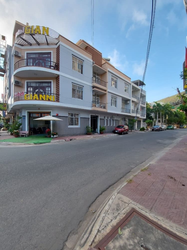 Gianni Hotel