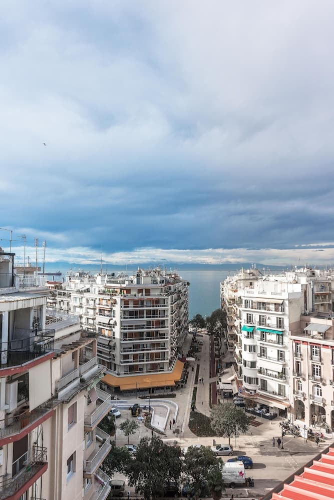 Konaklama yerinden şehir manzarası