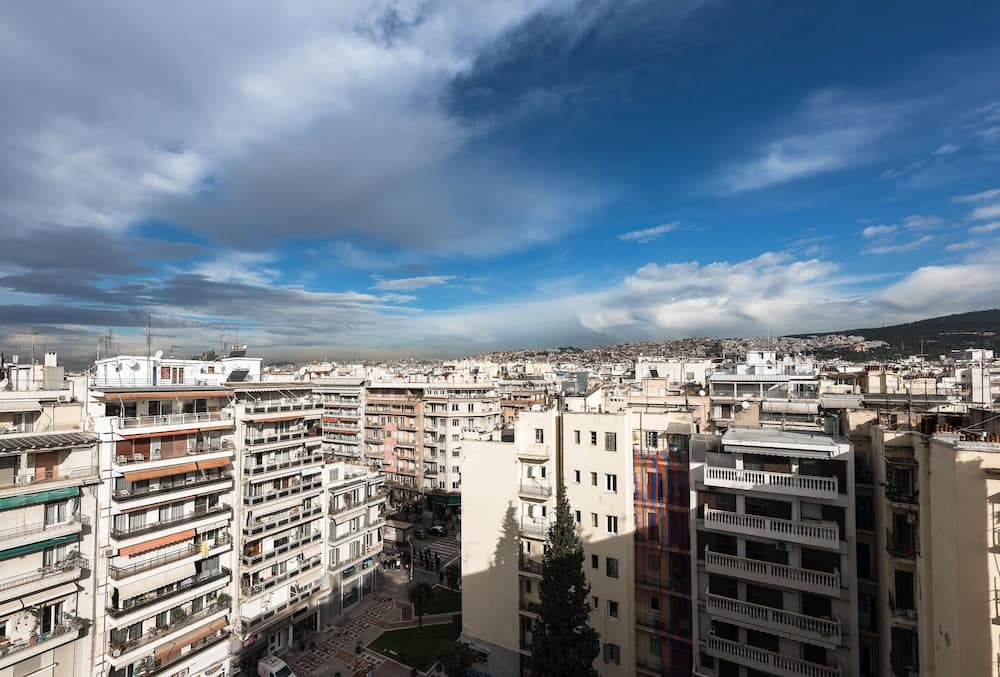 Konaklama yerinden şehir manzarası