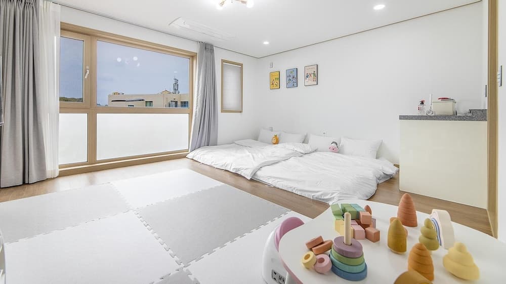 Jeju Seongsan Baekrok Kids Pension