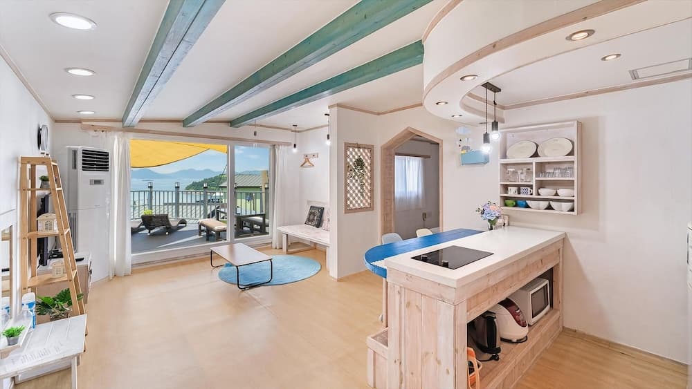 Namhae Gooreamyelmae Pension