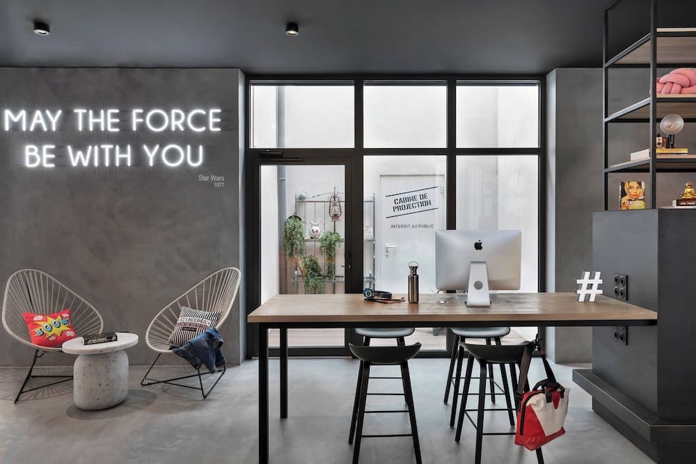 Lobi dinlenme salonu