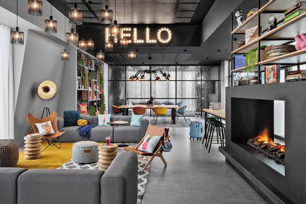 Lobi dinlenme salonu