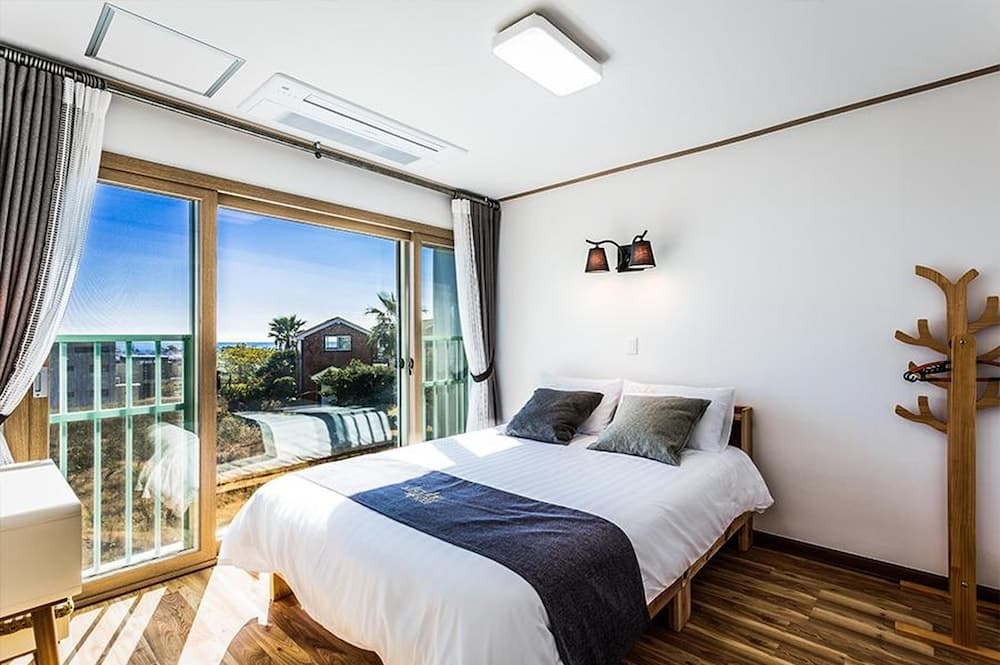 Seogwipo J Cube Pension