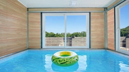 Sokcho Lasso Pool Villa Pension