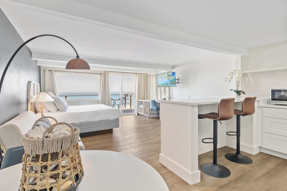 Seagull Beachfront Inn