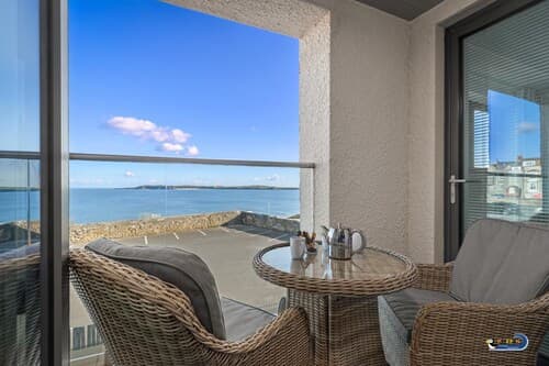 Apartment 8 Waterstone House - Luxury Apartment Sea Views Pet Friendly