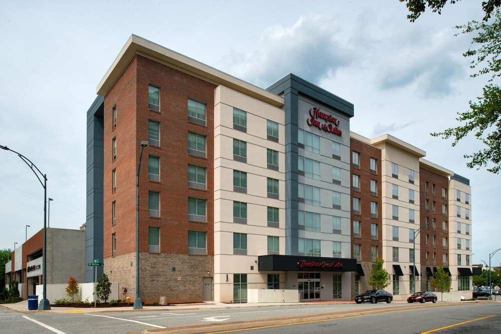 Hampton Inn & Suites Greensboro Downtown