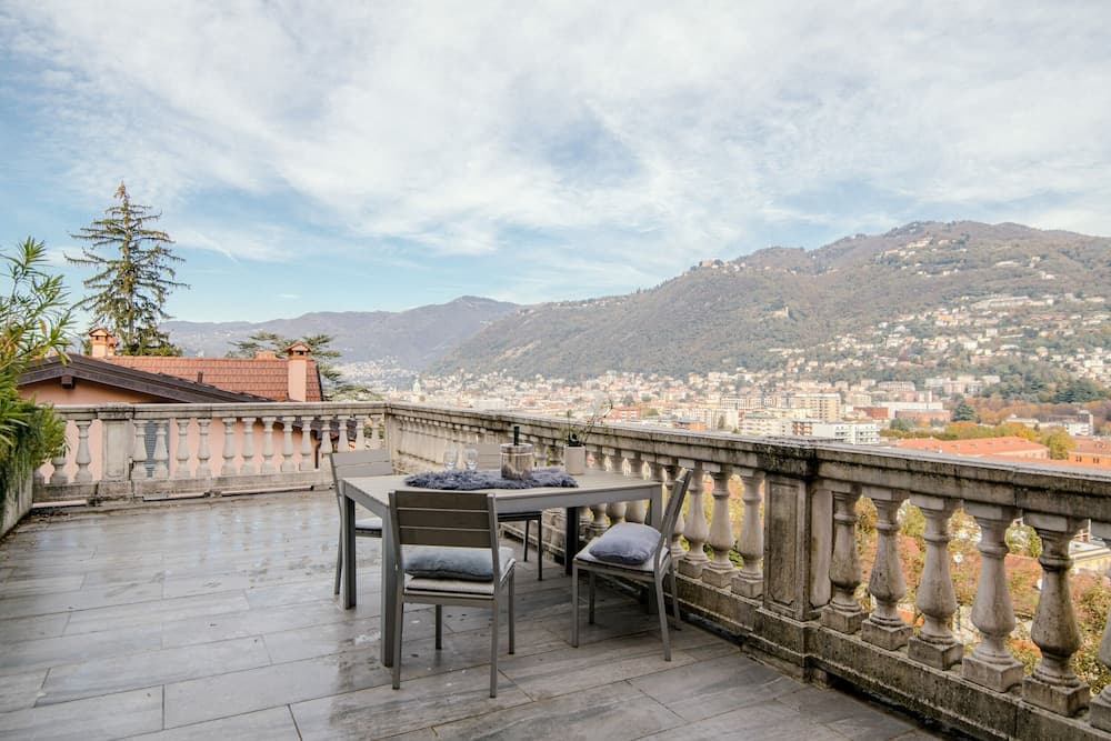 MyHomeInComo - Modern Luxury Attic