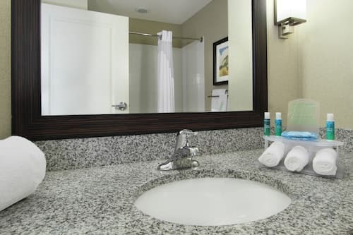 Holiday Inn Express & Suites Colorado Springs First & Main by IHG