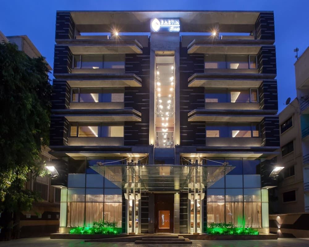 Hotel Cosmopolitan Ahmedabad