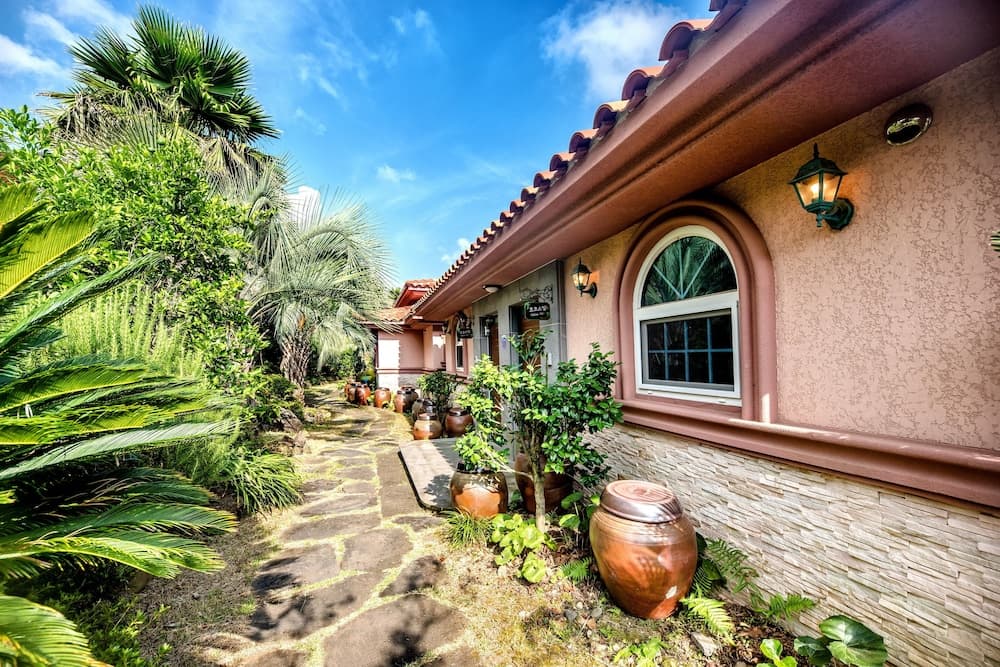 PalmValley Pool Villa Resort