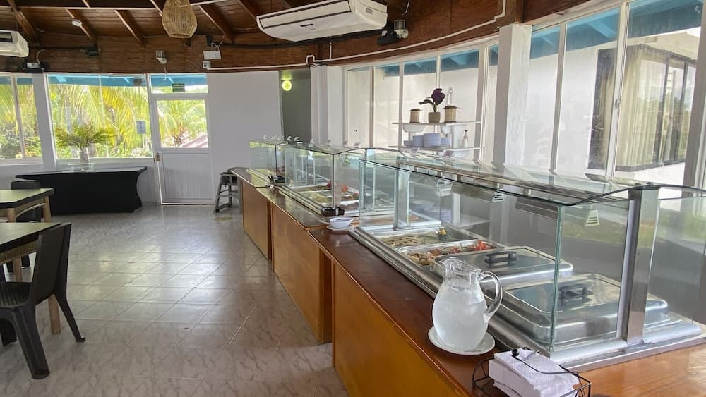 Hotel On Vacation Blue Reef