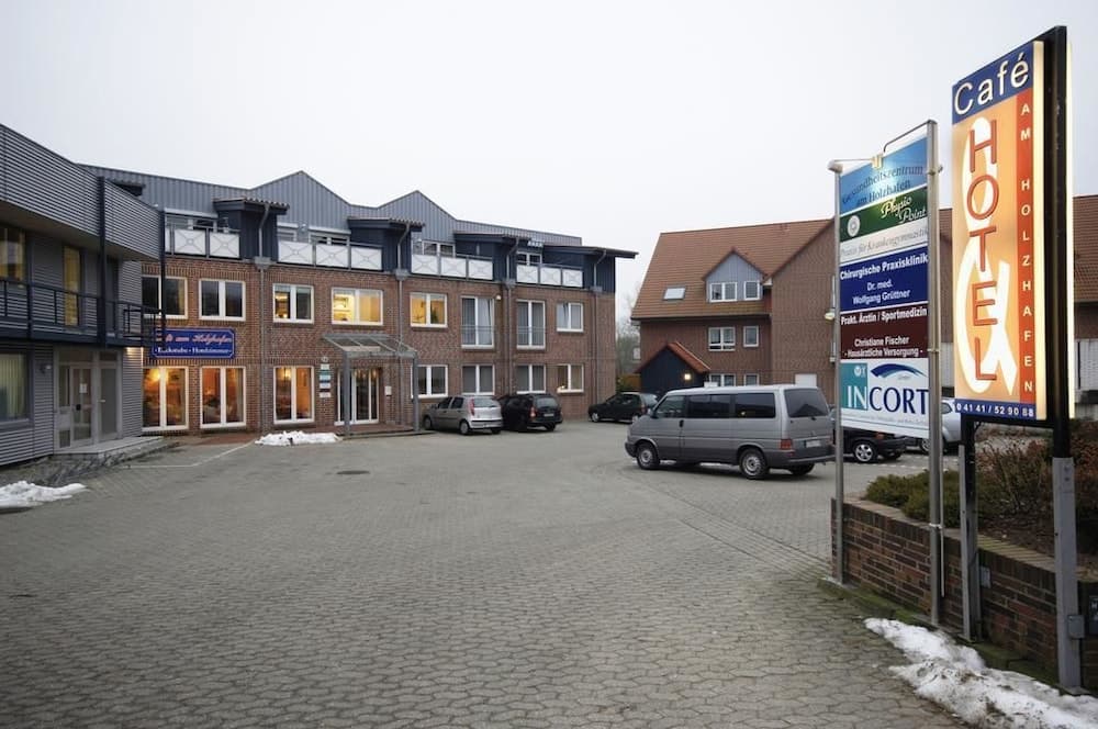 Café & Hotel am Holzhafen