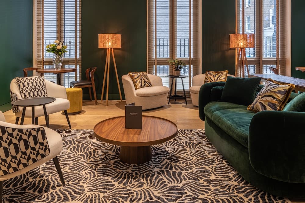 Lobi dinlenme salonu