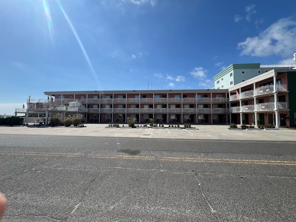 Coliseum Ocean Resort