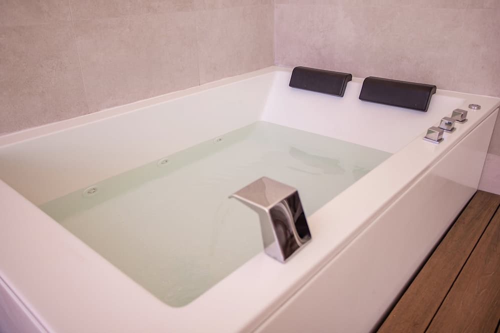 Özel spa küveti