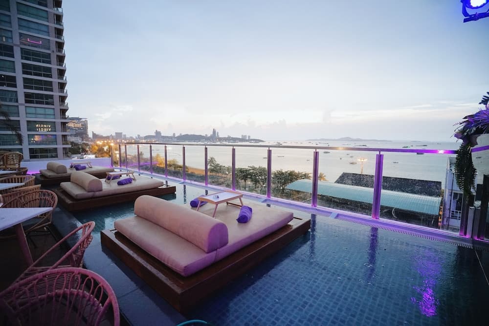 Pattaya Sea View Hotel