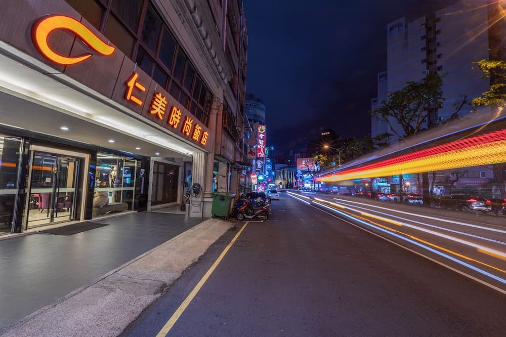 Ren Mei Fashion Hotel