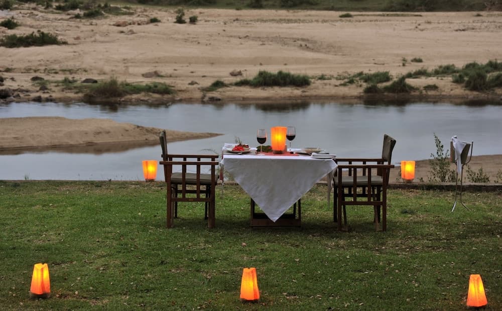 Açık havada yemek servisi