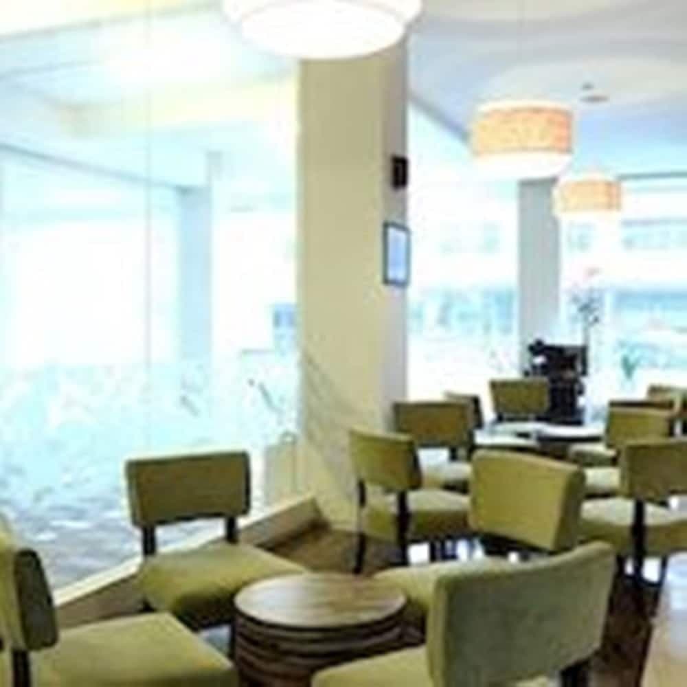Lobi dinlenme salonu