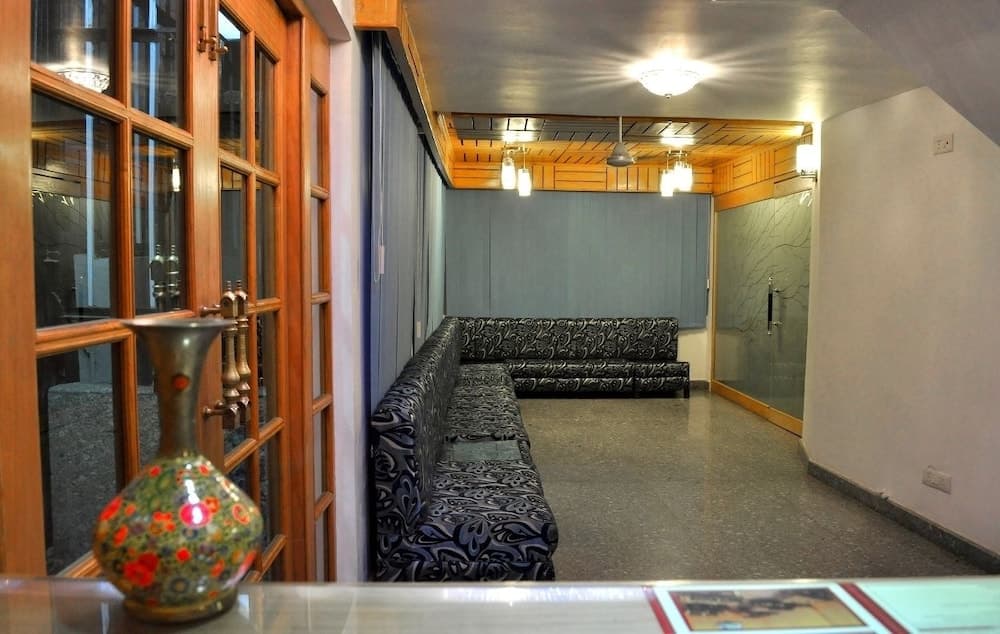 Lobi dinlenme salonu