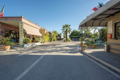 Camping Village Torre Pendente
