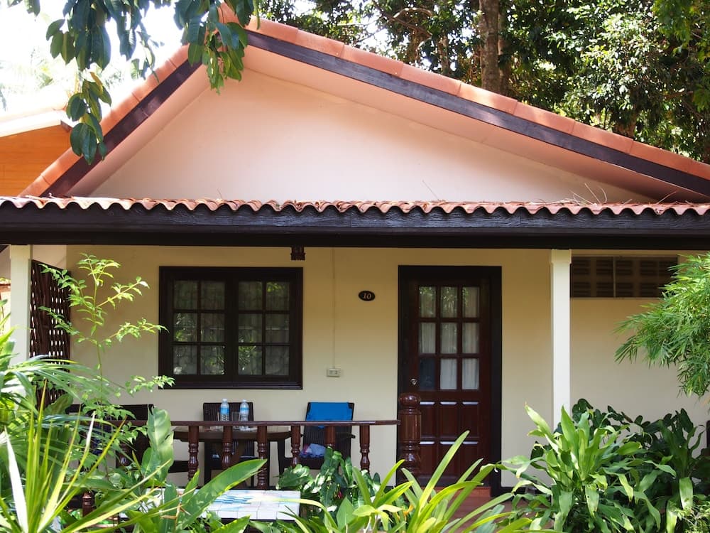 Harry's Bungalows & Restaurant