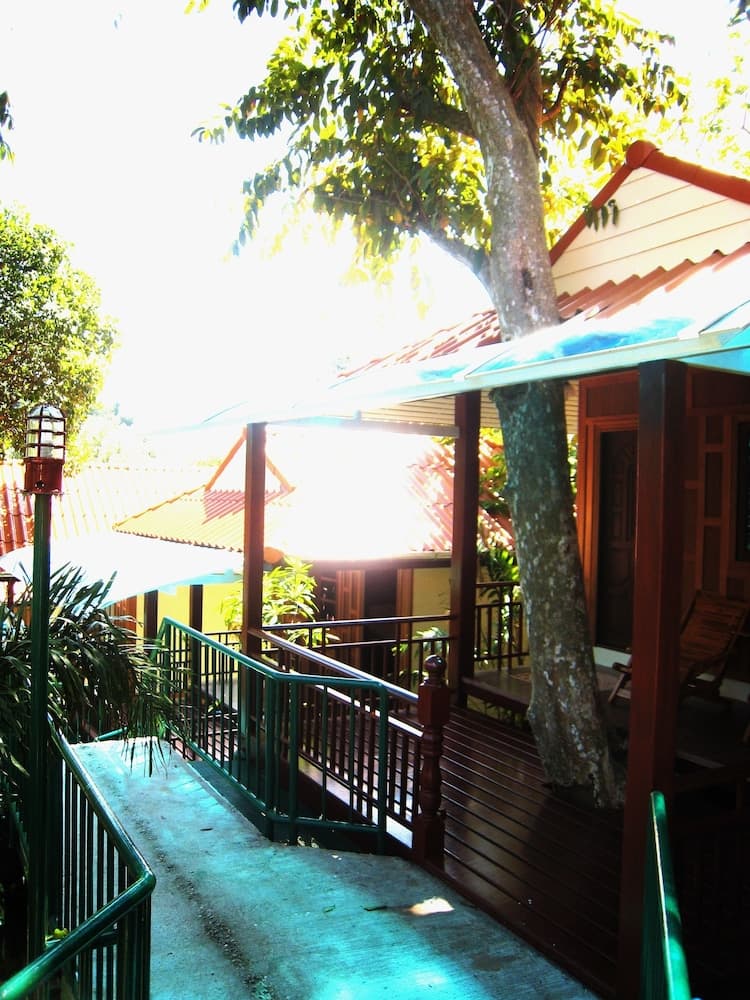 JJ Bungalow & Guest house