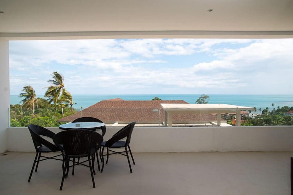 Tropical Sea View Residence