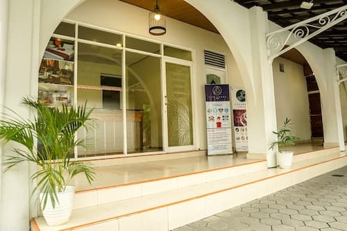 Airlangga Hotel