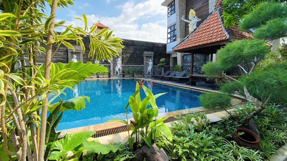 Sandat Hotel Legian