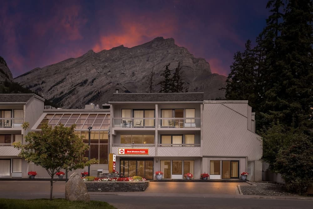 Best Western Plus Banff International Lodge