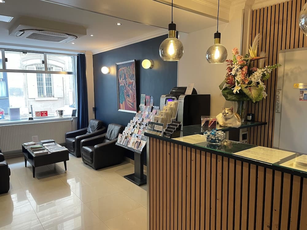 Mary's Hotel République