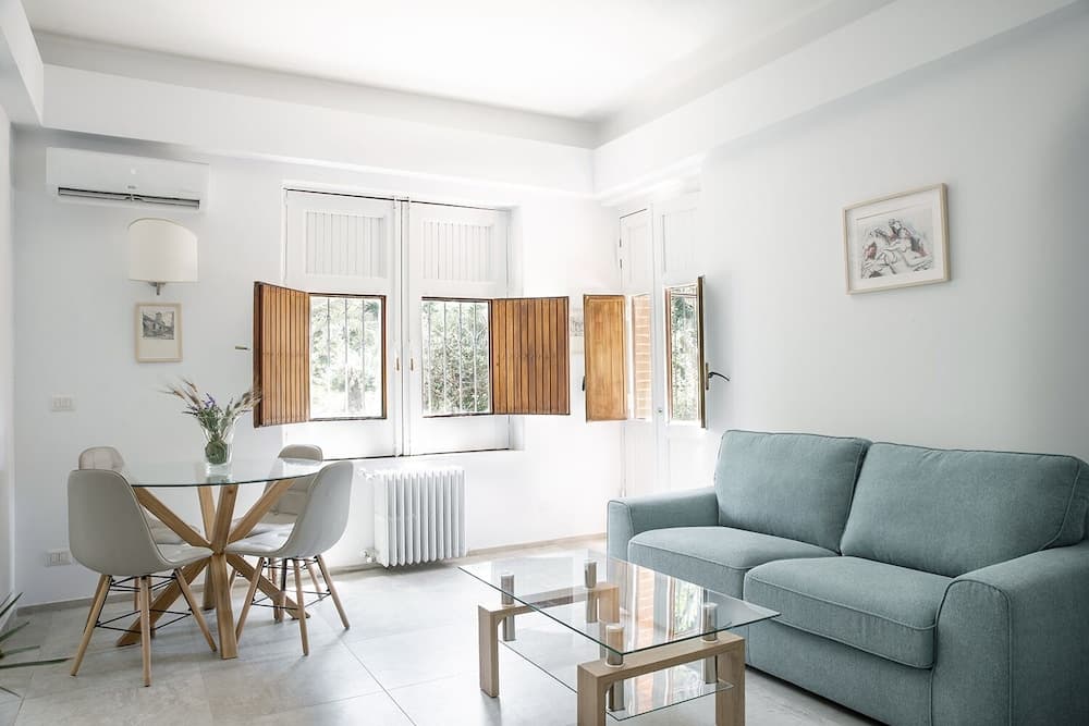 Euphorbia Apartments