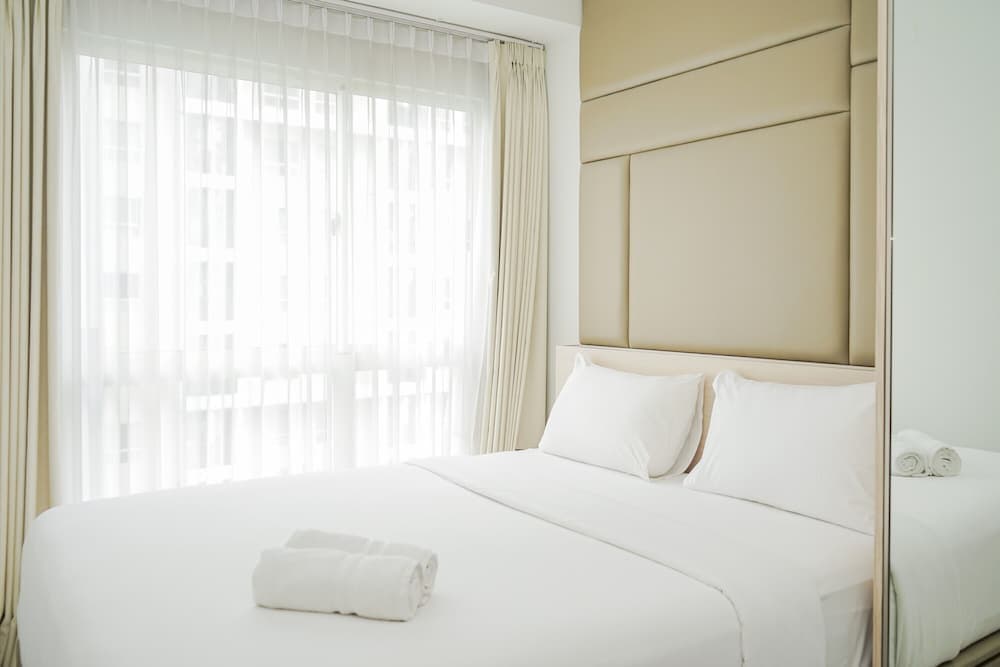 Cozy and Luxury 1BR Apartment at Scientia Residence